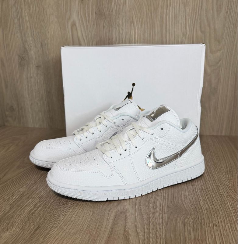 Air Jordan 1 Low SE