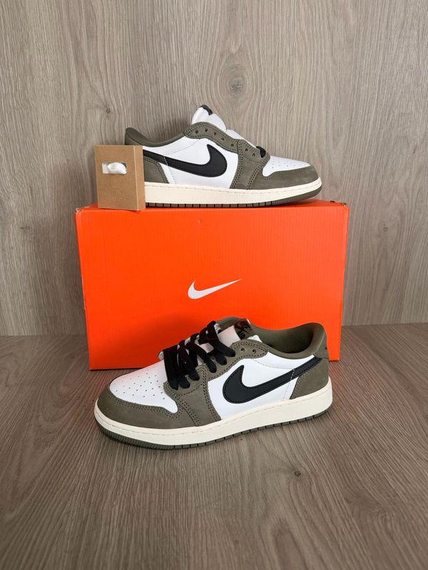 Air Jordan 1 Retro Low "Medium Olive and Summit White"