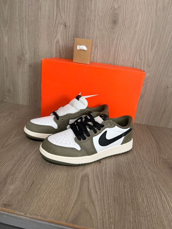 Air Jordan 1 Retro Low "Medium Olive and Summit White"