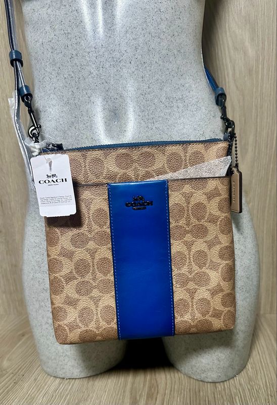 Crossbody Coach