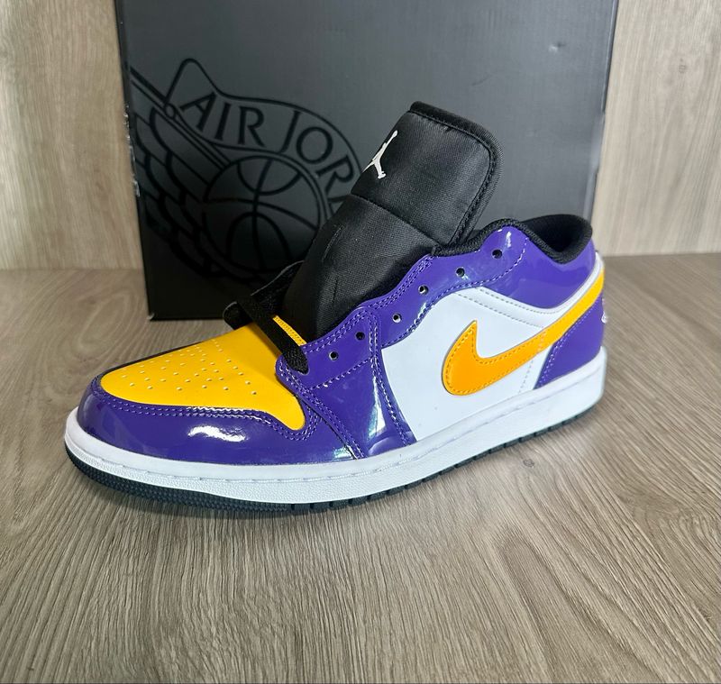 Jordan 1 low lakers