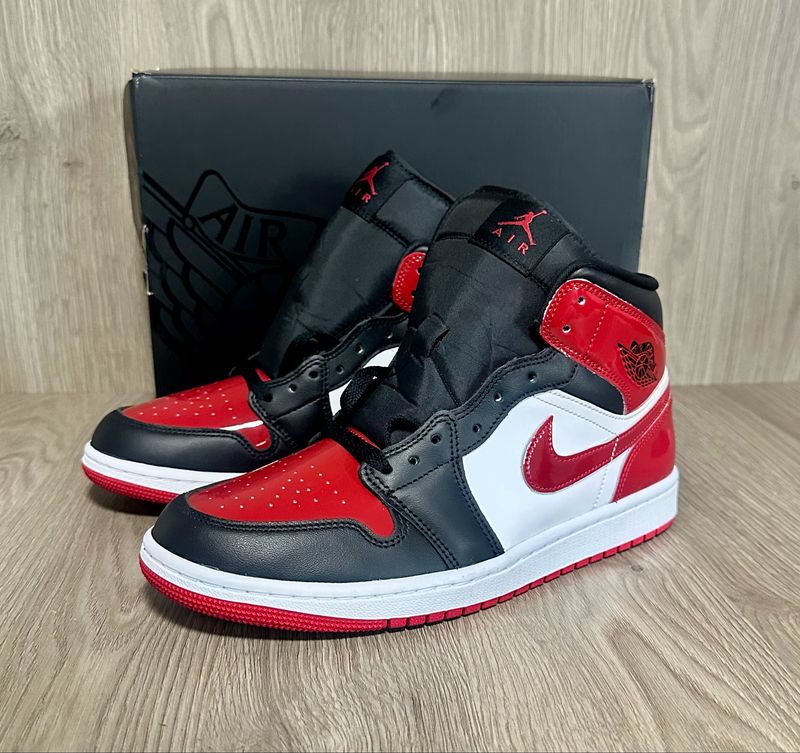 Jordan 1 mid patent red