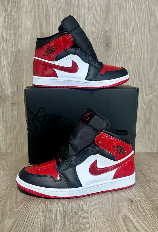 Jordan 1 mid patent red