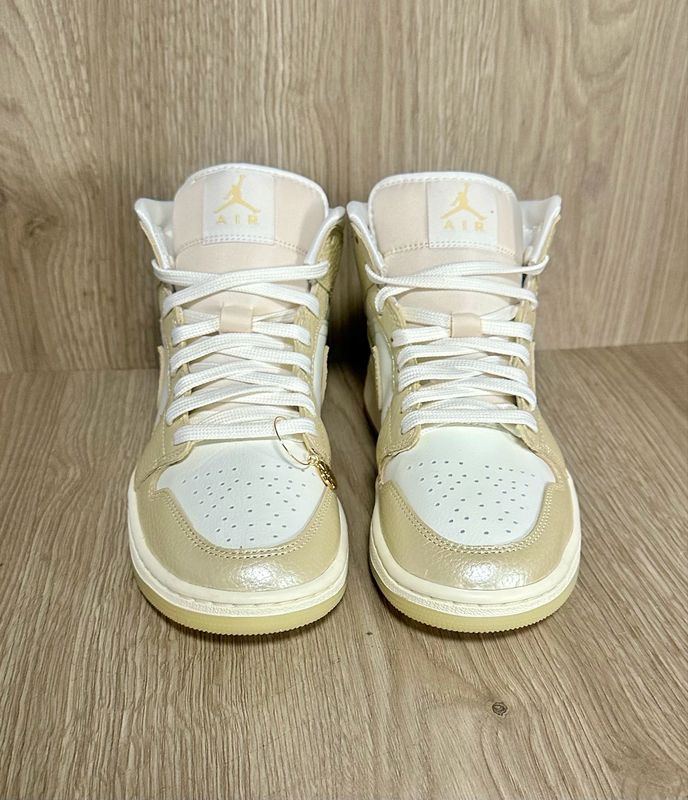 Jordan 1 mid