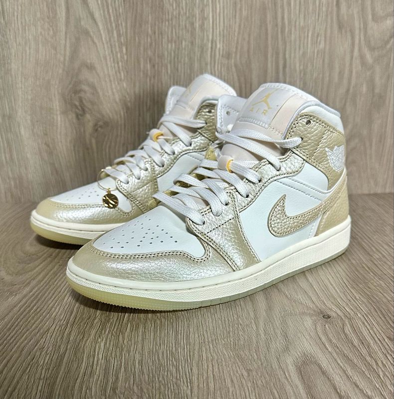 Jordan 1 mid