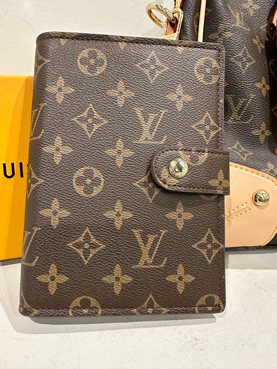 LV Mono Planner 24–2027