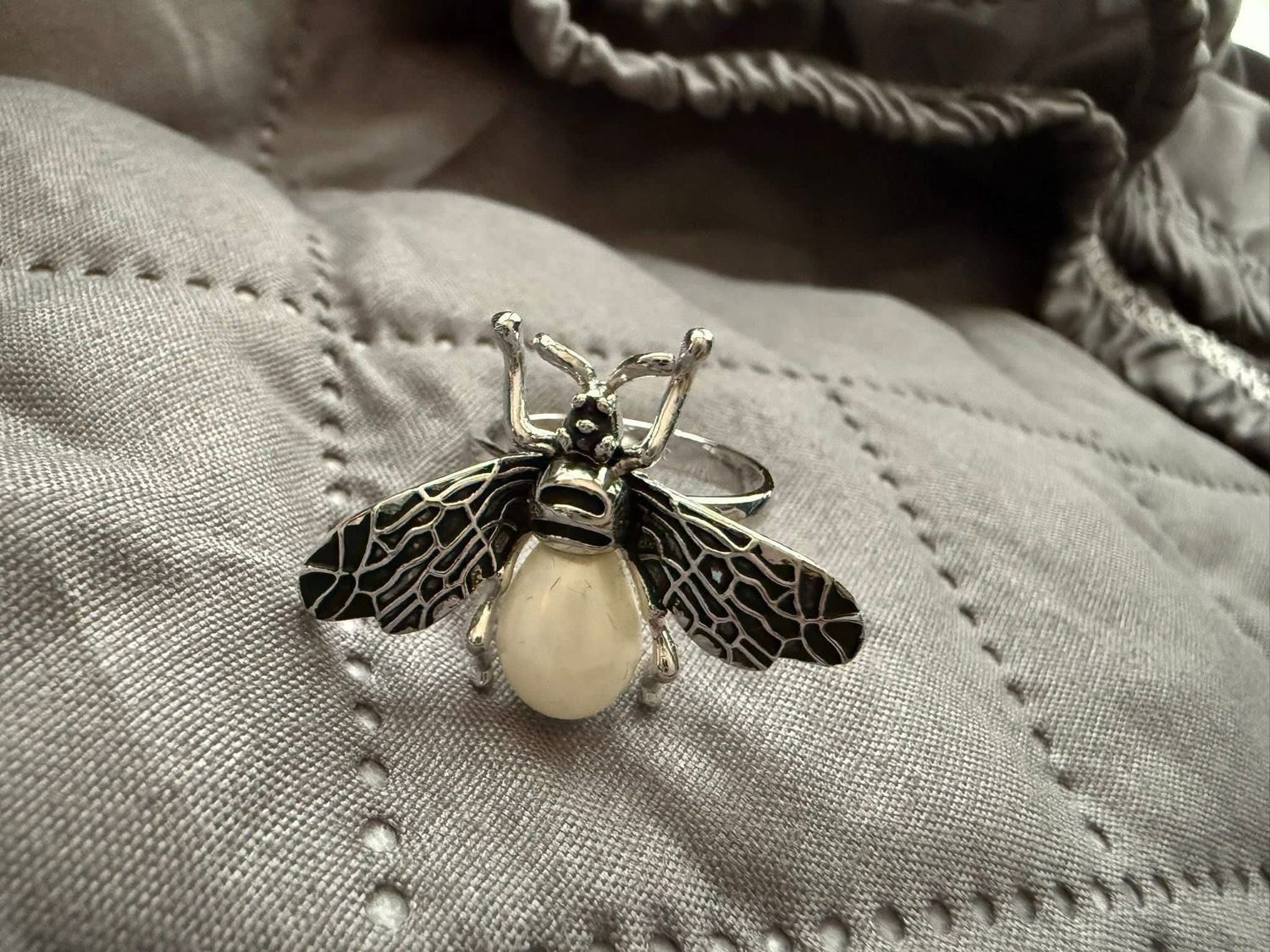 Gucci Bee 🐝 Silver Pearl Ring 8