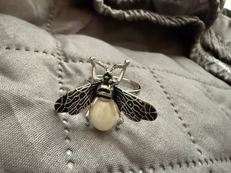 Gucci Bee 🐝 Silver Pearl Ring 8