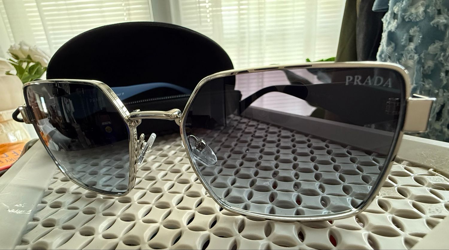 Prada Sunglasses 🕶️ Unisex