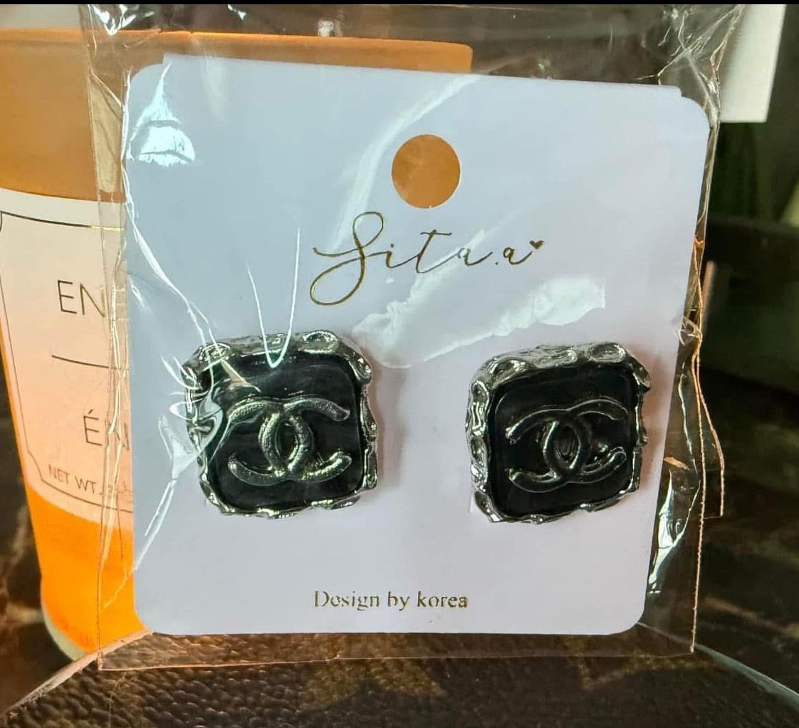 CC Black Faux Marble Earrings