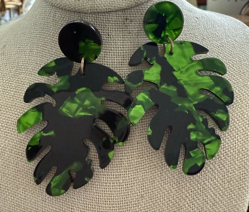 Green Palm Fashion Earrings