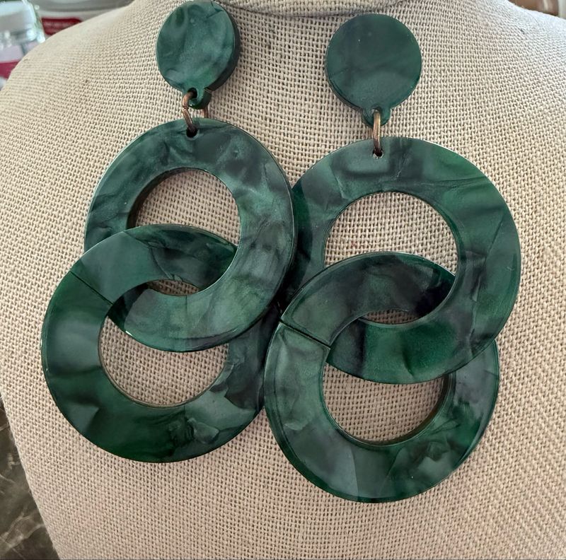 Green Mable Dangling Earrings