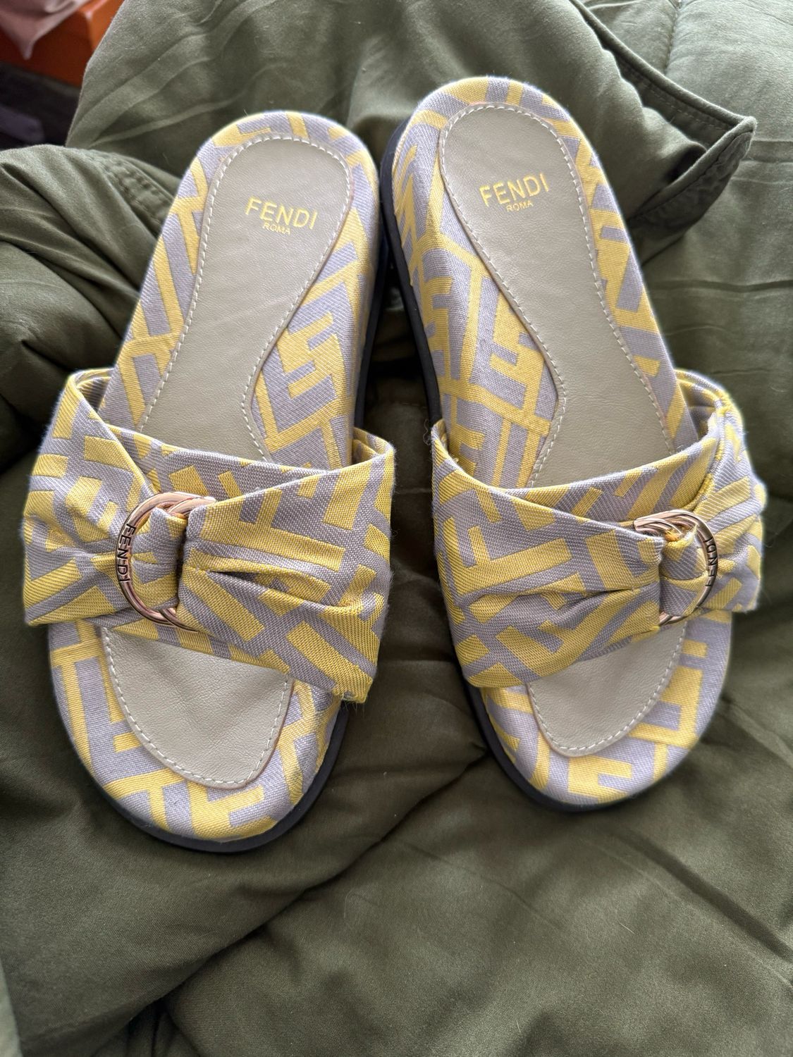 Fendi Mono Yellow &amp; Gray Slides 8