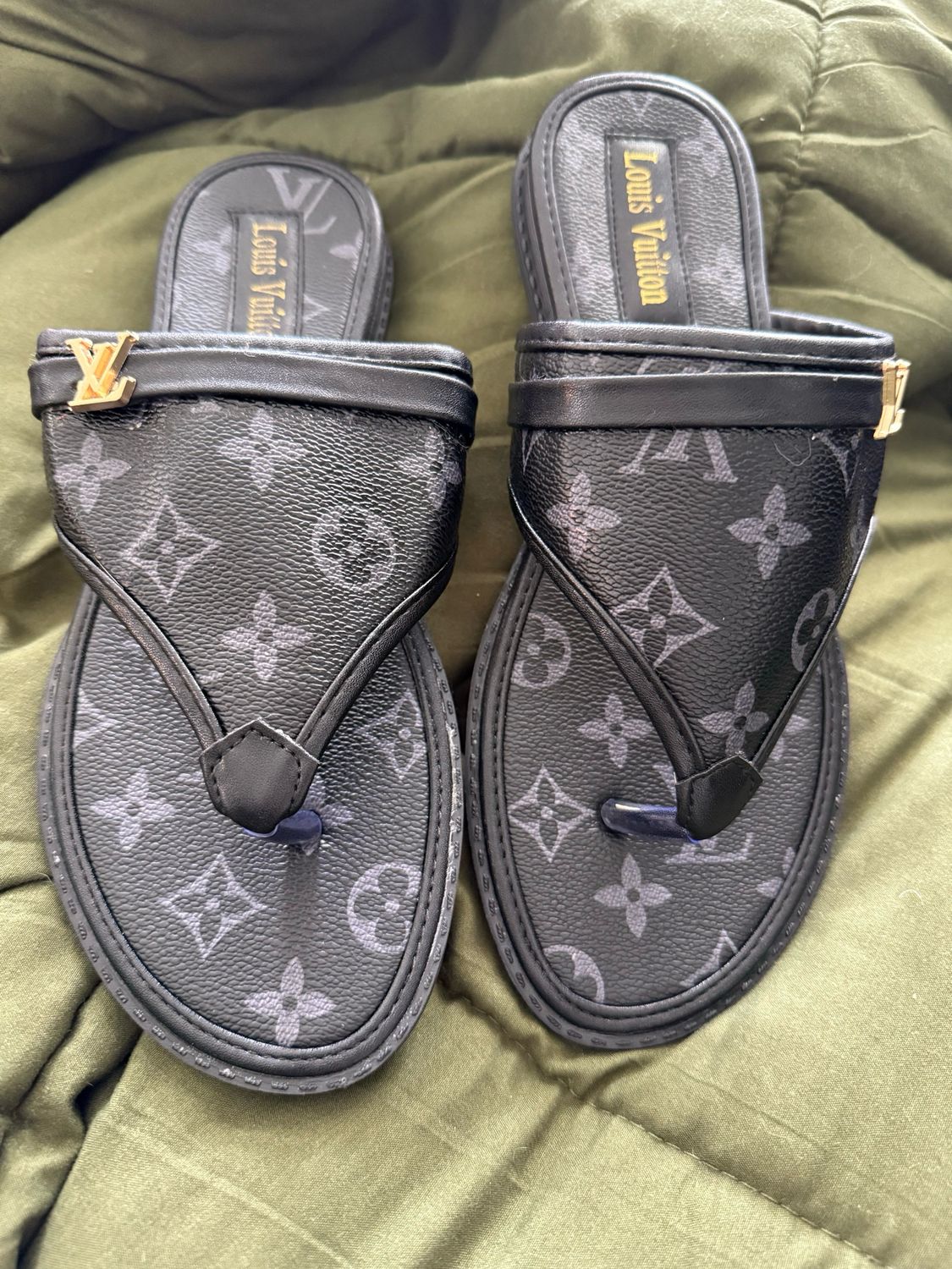 LV Black Mono Flip Flops 🩴 8
