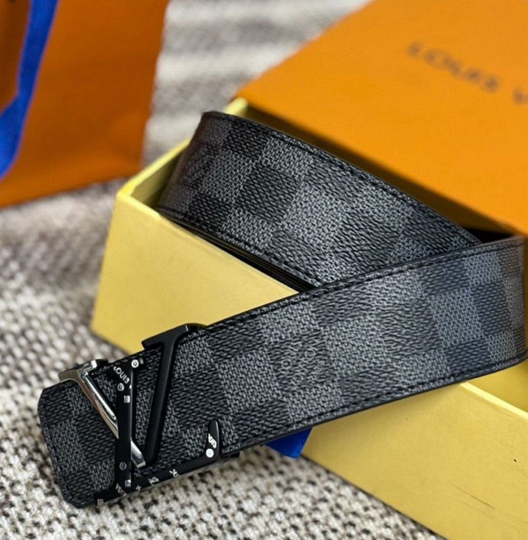 LV Two-Tone Belt 40”