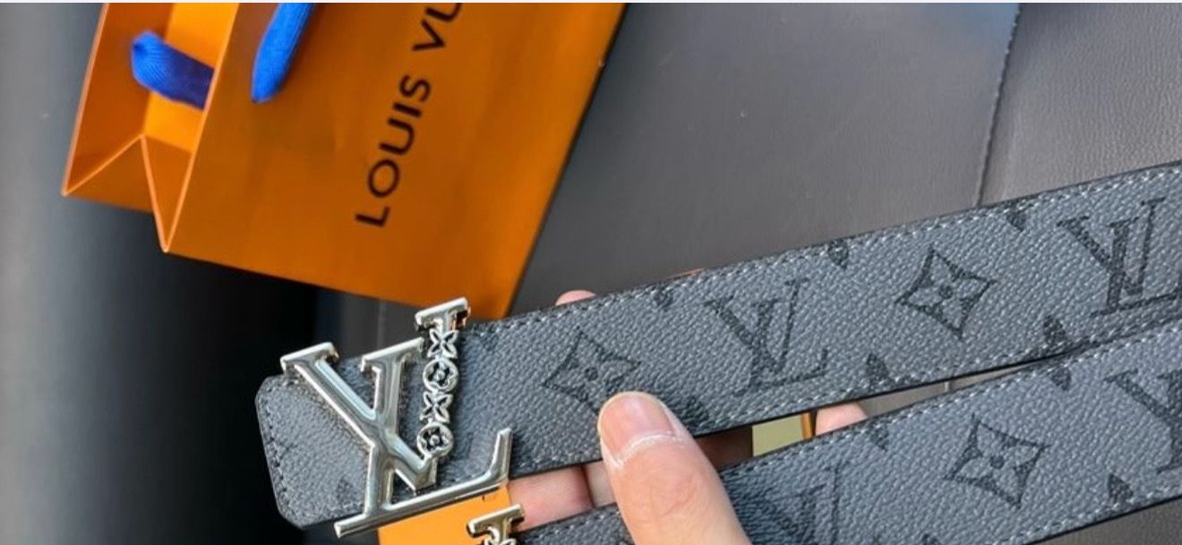 LV Flowers Gray Belt 40”
