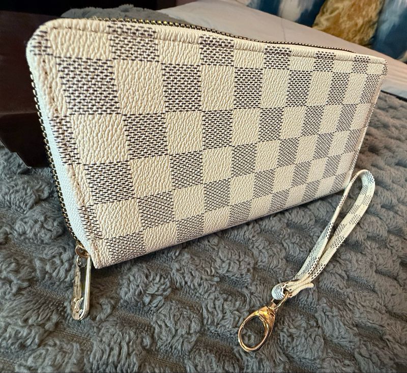 LV White Damier Wallet/Clutch