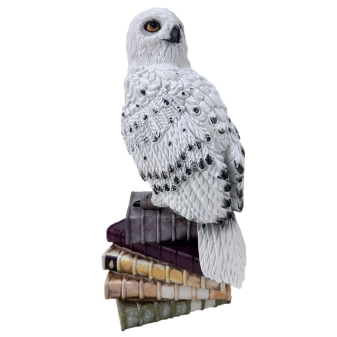 XXL-Garten Figur Hedwig auf Bücher