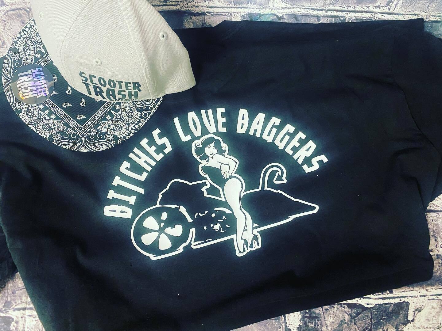 BITCHES LOVE BAGGERS - T-SHIRT
