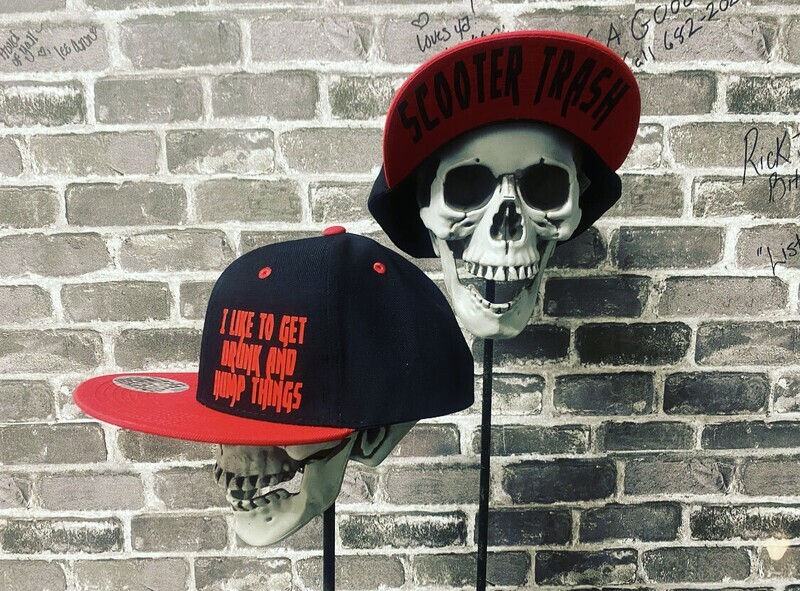 I LIKE TO GET DRUNK AND HUMP THIGS - SNAP BACK