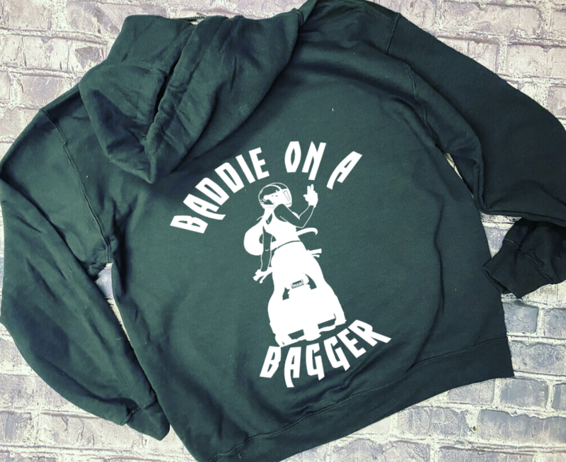 BADDIE ON A BAGGER  - HOODIE
