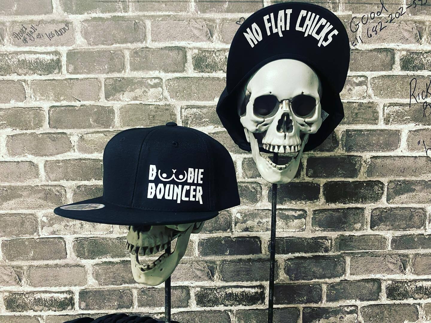 BOOBIE BOUNCHER - NO FLAT CHICKS - SNAP BACK