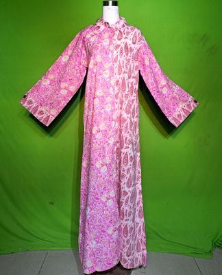 S-M Crystal Singapore Dress 100% Cotton 57&quot; Inches Long Jalabiya