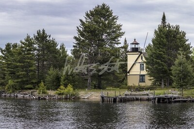 Mendota (Bete Gris) Light