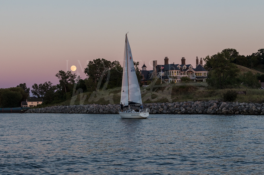 Between the Moon and a Mansion