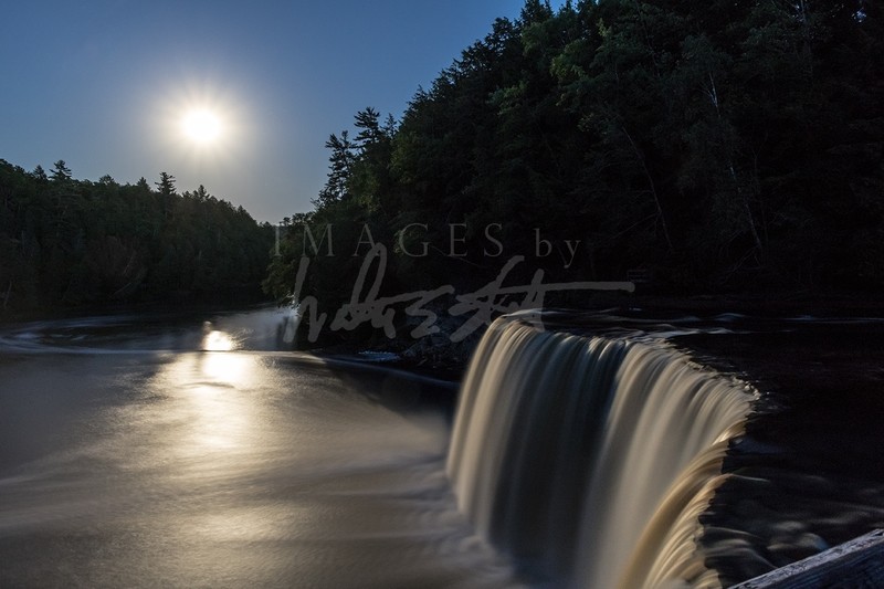 Tahquamenon Moon