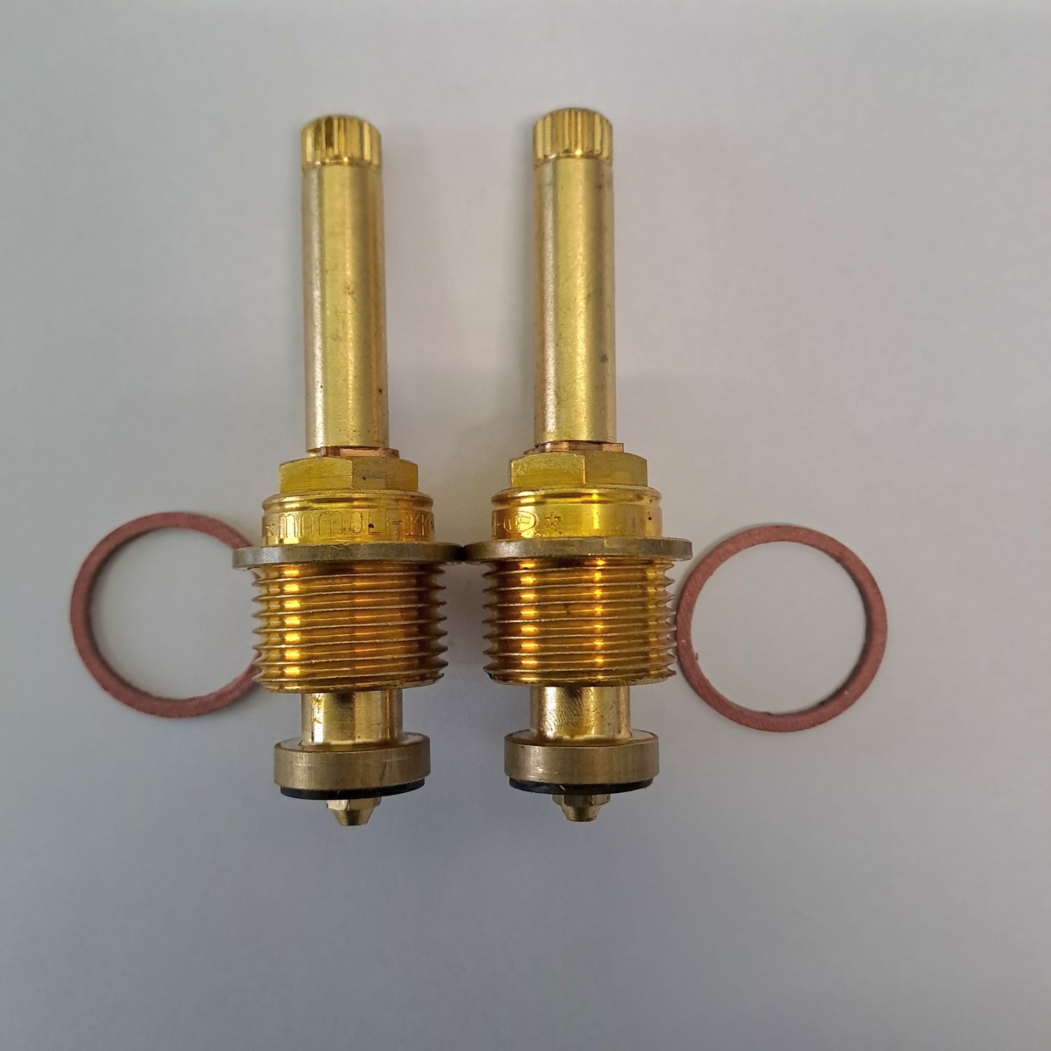 MAMOLI 17U COPPIA VITONE LATERALE 5/8  ASTA 42