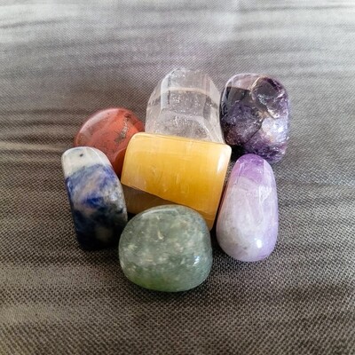 Set of 7 Energized Pebbles of 7 Chakra