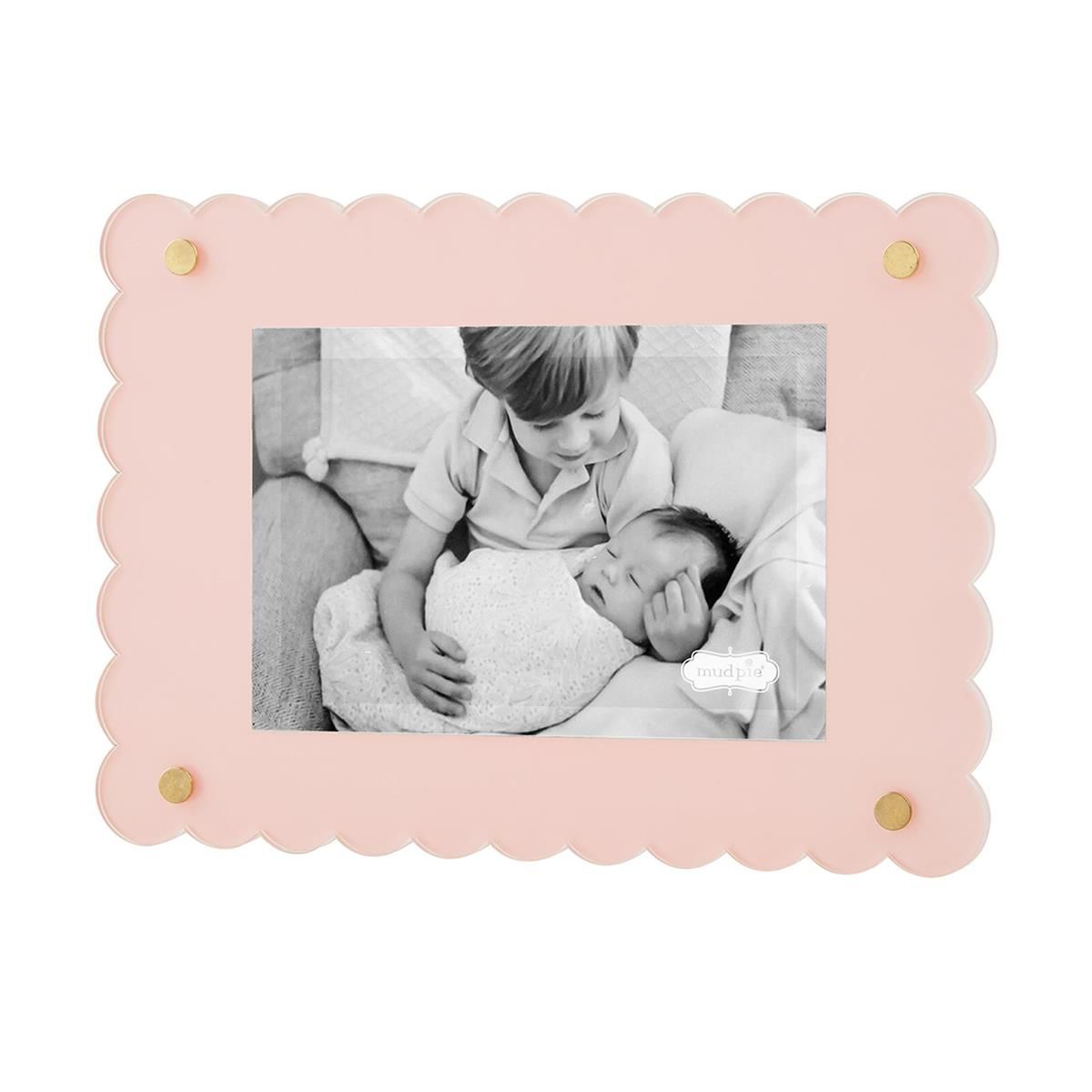 Scallop Picture Frame, Frame Color: Pink