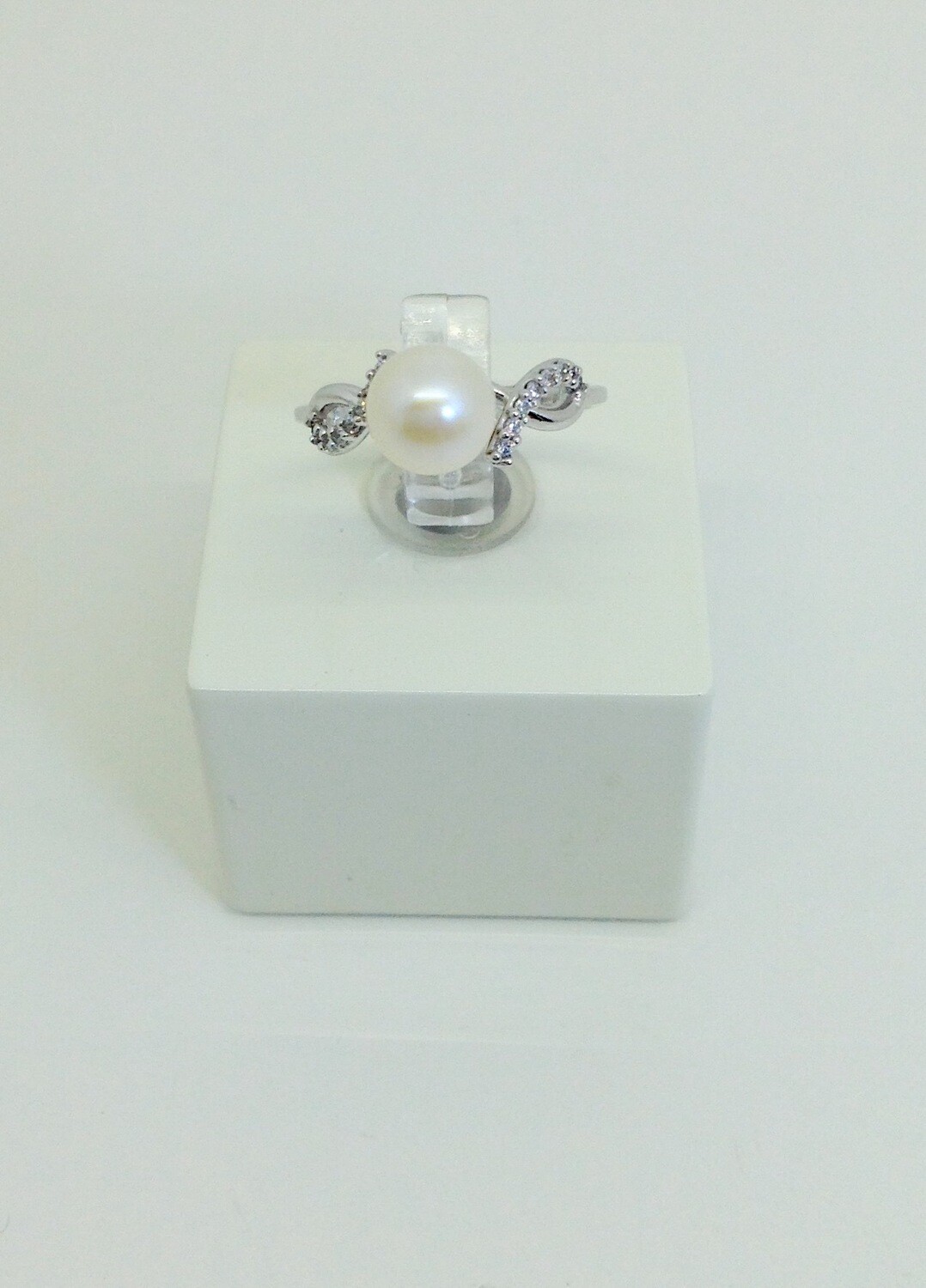 Anello oro bianco con zirconi e perla misura 13 grammi 2.9