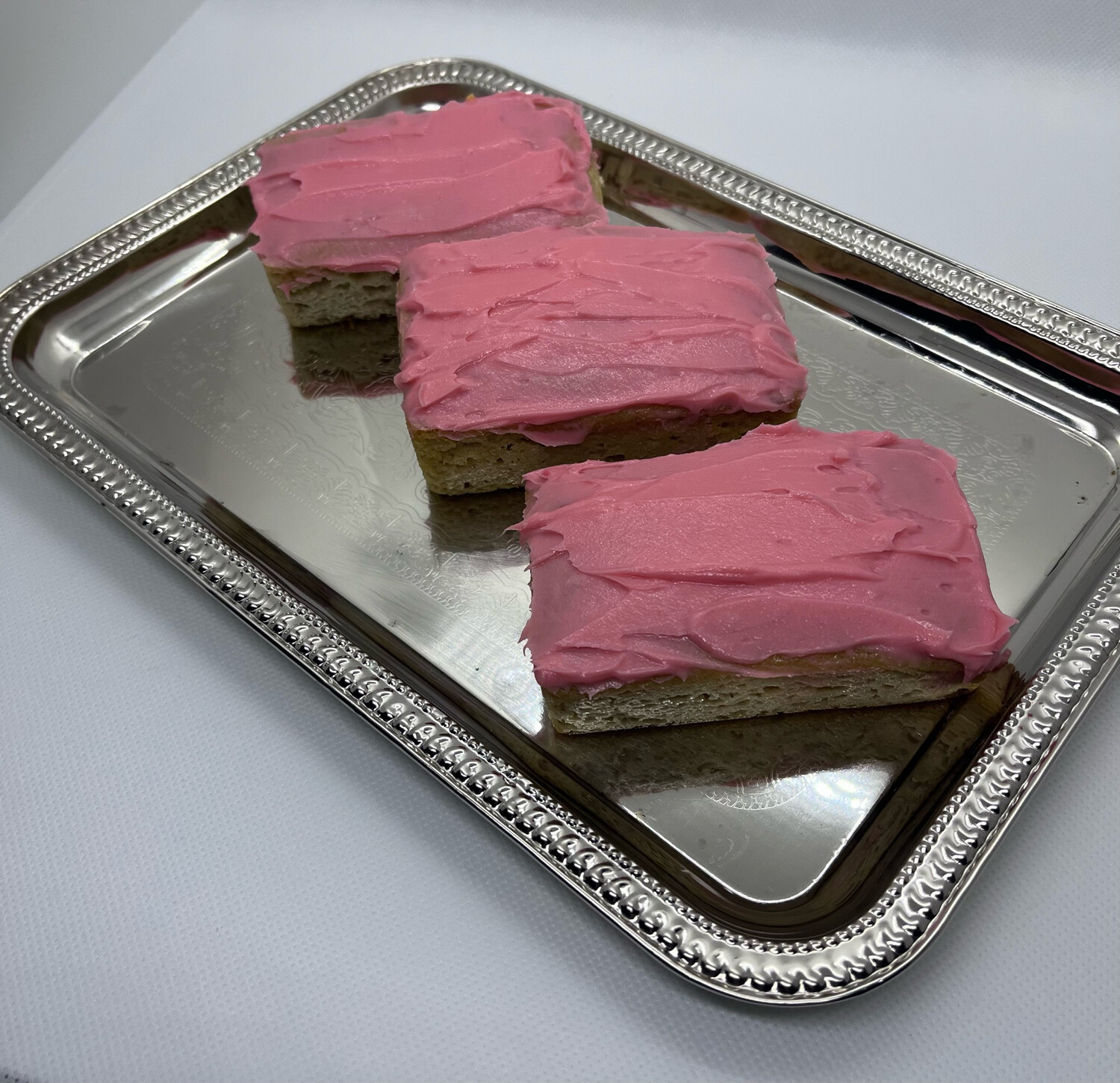 Raspberry &amp; Cream Mini Cake