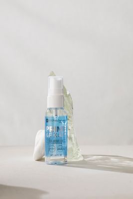 Makiažo fiksatoriai