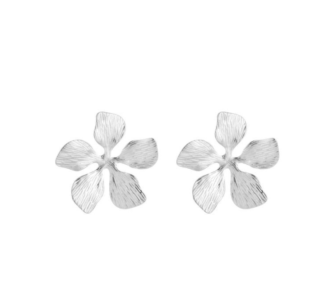 Big flower studs Silver