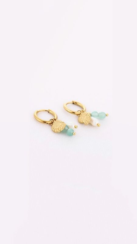 Sea glow light green
