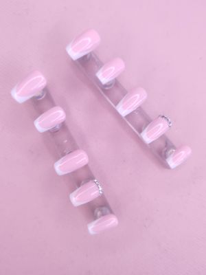 Press on nails