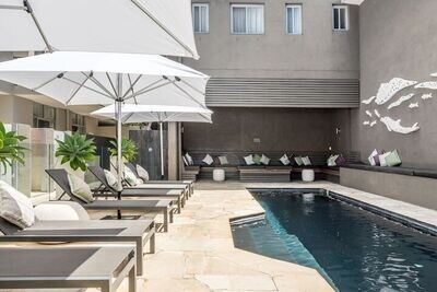 Byron Bay Hotel &amp; Apartments, Byron Bay, NSW.