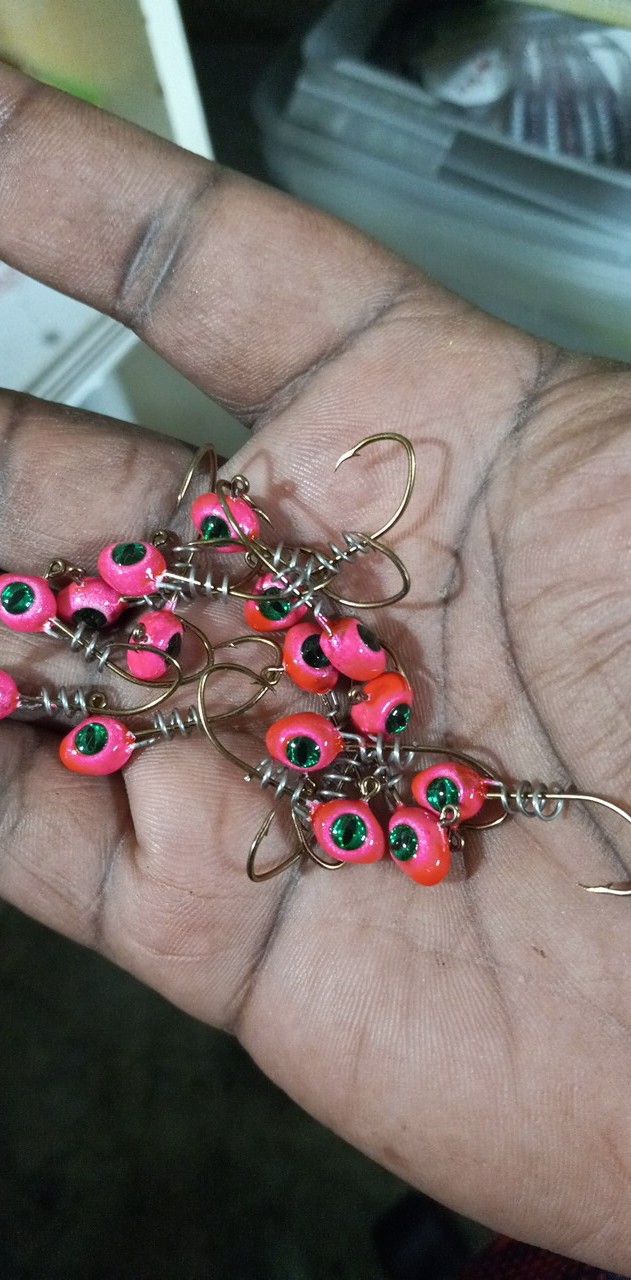 New age minnows head