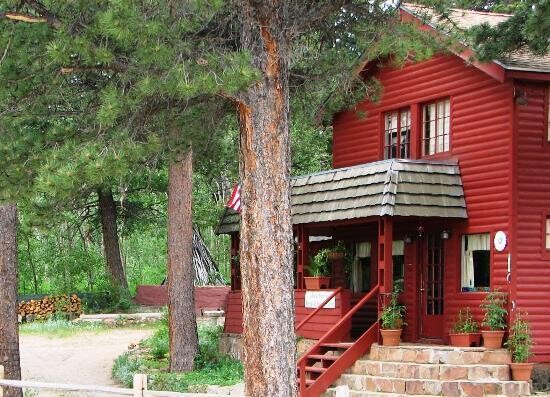 Moose Lodge ($450/night)