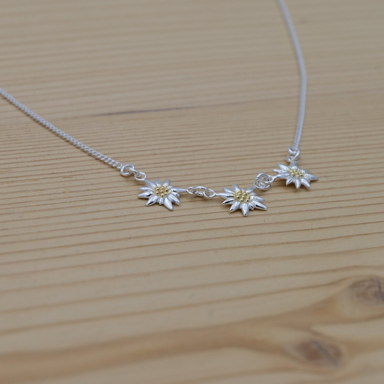Collana Tre Stelle Alpine