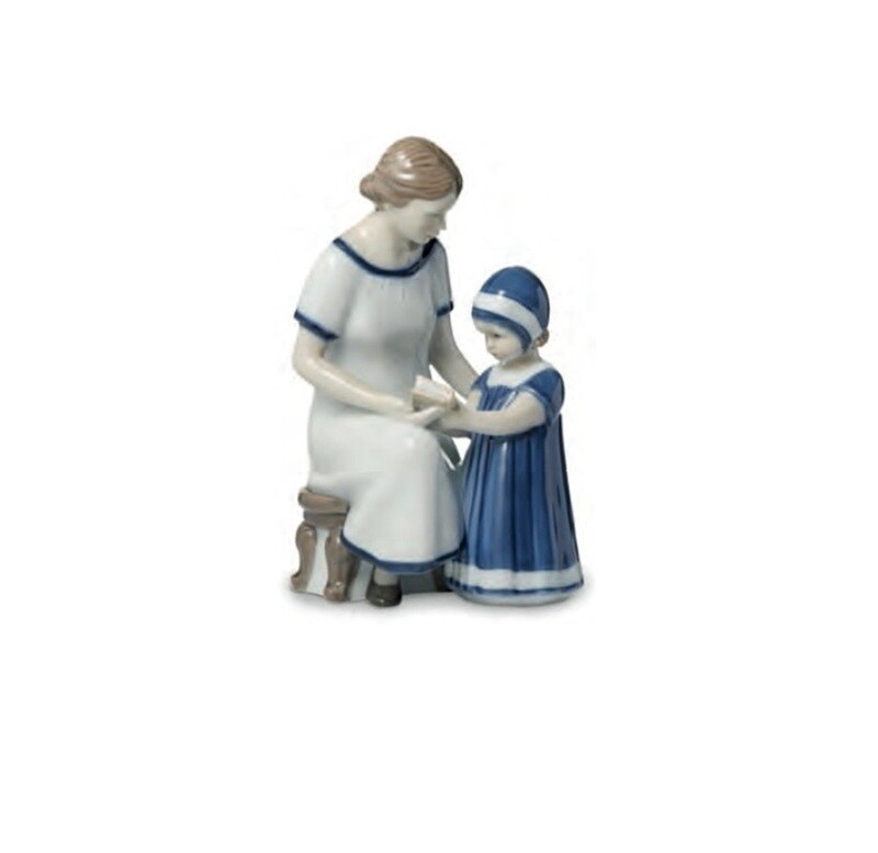 Royal Copenhagen Statuina Elsa che legge con la Mamma Royal Copenhagen Statuina Elsa che legge con la Mamma