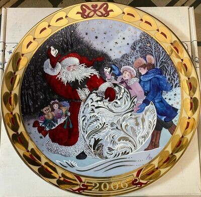 Royal Copenhagen Hearts of Christmas "Hearts of Snow" Plate 2006