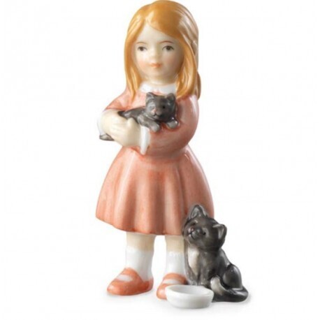 Royal Copenhagen Statuina Bimba in Piedi con Gattini Royal Copenhagen Statuina Bimba in Piedi con Gattini