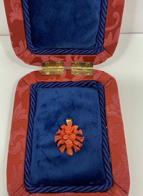 L'Oro di Sciacca Ciondolo in oro 9 kt e Corallo di Sciacca