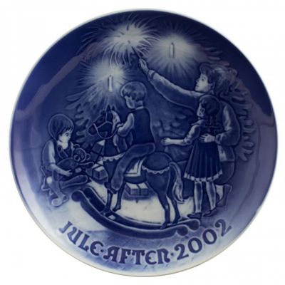 Royal Copenhagen / Bing & Grondahl "Christmas Plate" 2002