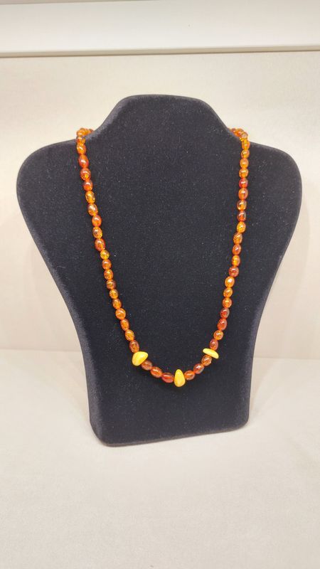 Collana con Ambra e Oro 18 KT
