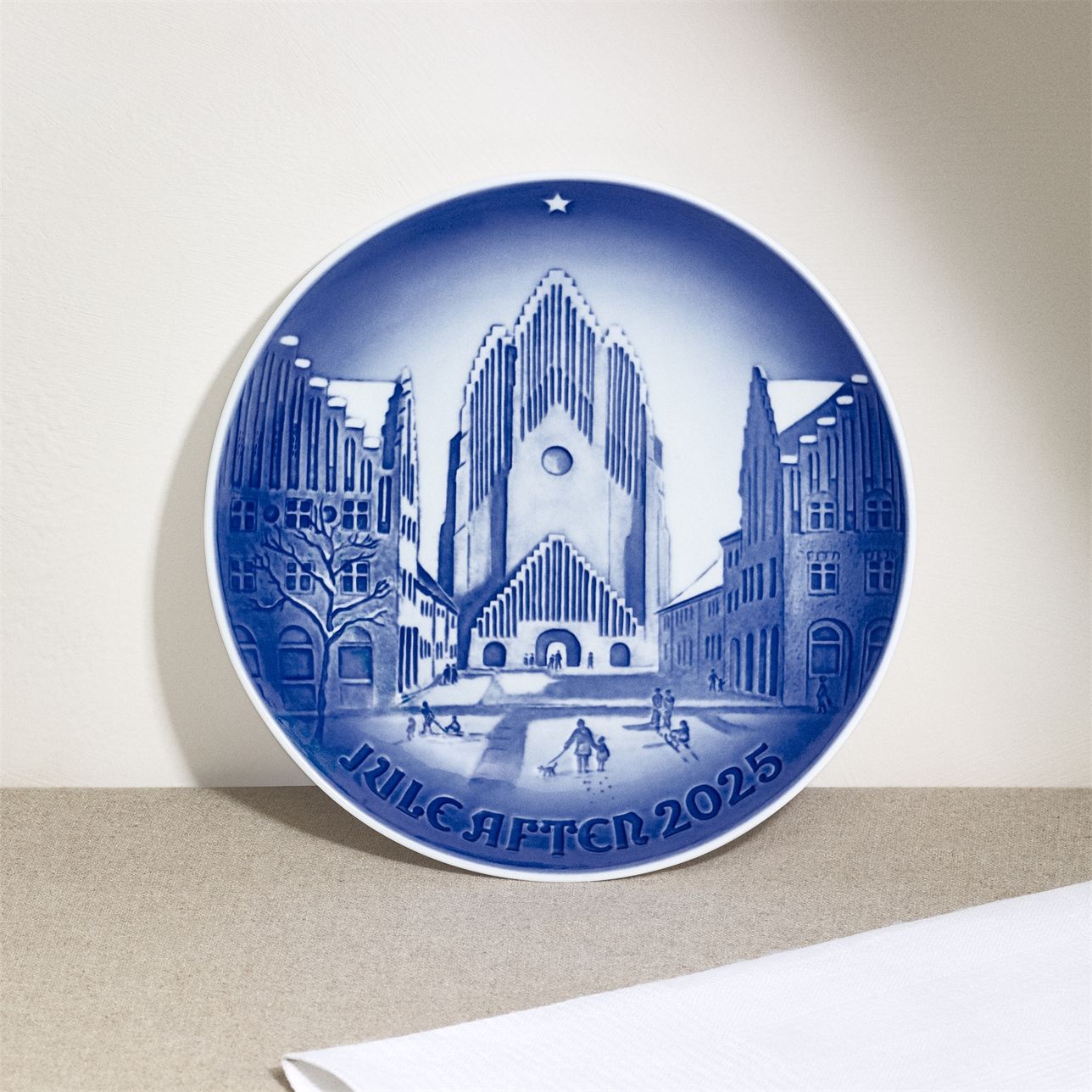 Royal Copenhagen / Bing & Grøndahl Grundtvig's Church | Christmas Plate - Piatto Natale 2025